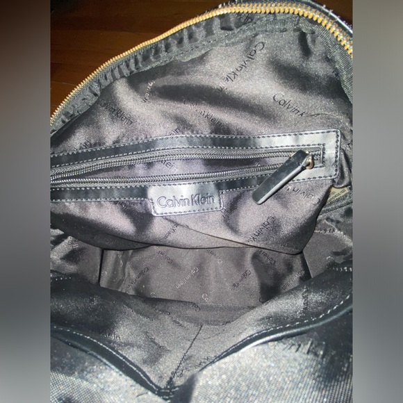 Calvin Klein - Picture 6 of 9